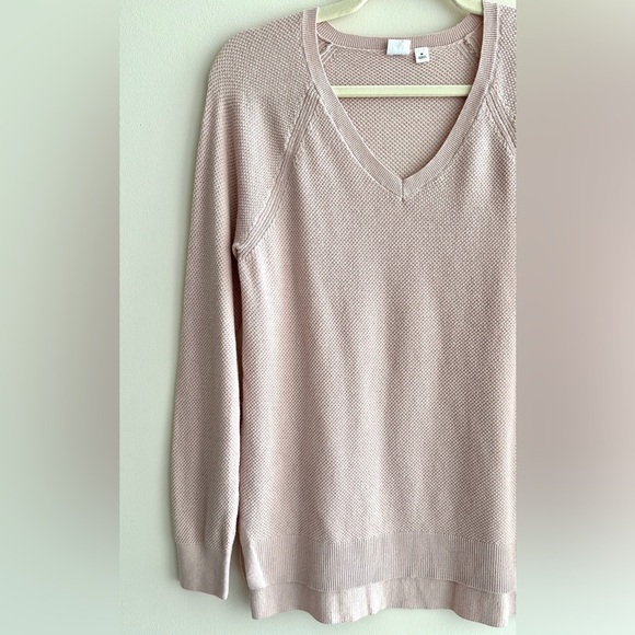 GAP Blush Pink V-Neck Women's Sweater, High-Low Lightweight Knit Sweater, Med - Picture 3 of 16